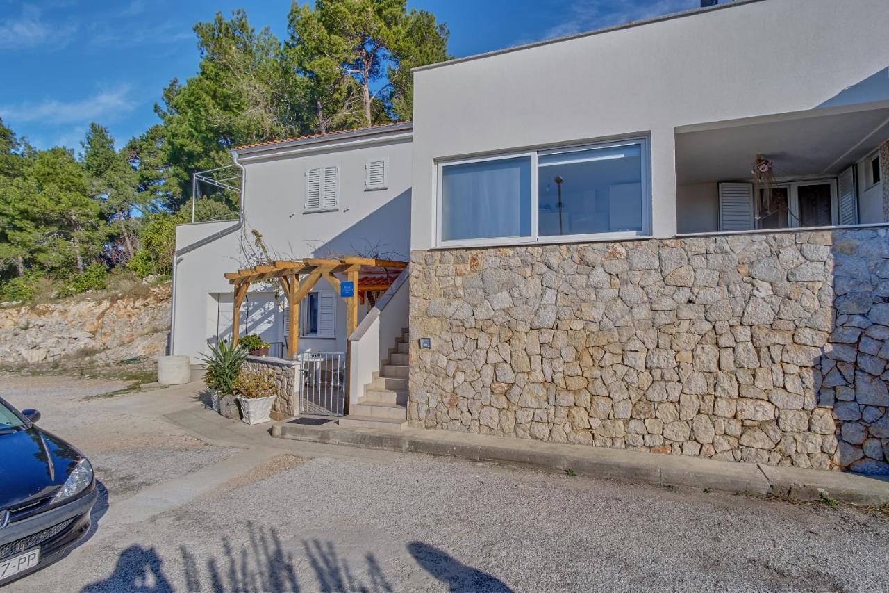 מאלי לוסיניי Apartments Zerjav מראה חיצוני תמונה