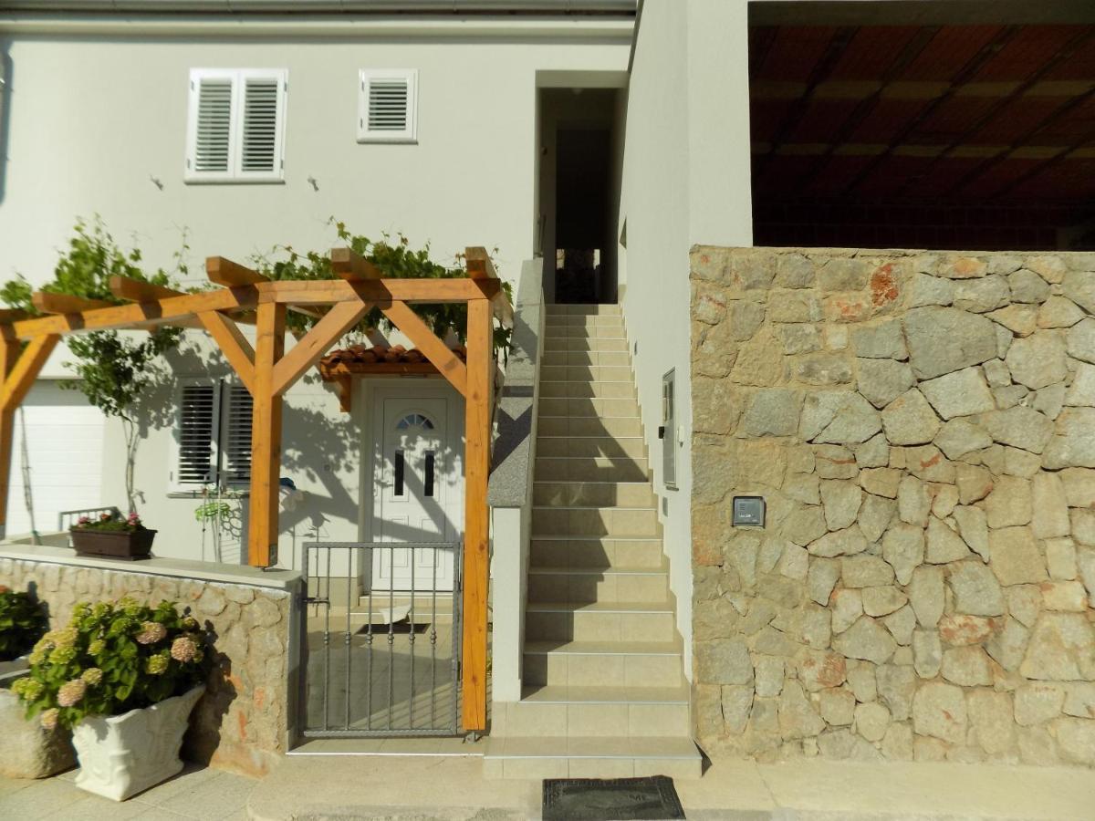 מאלי לוסיניי Apartments Zerjav מראה חיצוני תמונה