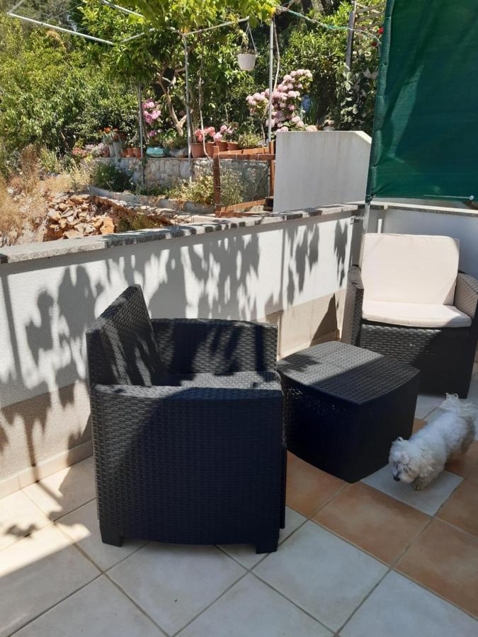 מאלי לוסיניי Apartments Zerjav מראה חיצוני תמונה